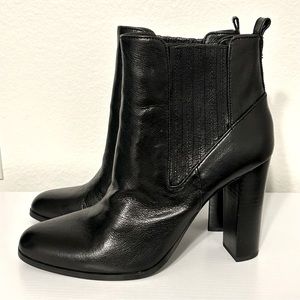 Nine West Black Leather Booties.  NWCRIMSON. block heel.